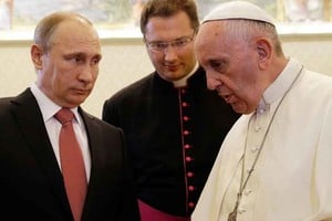 ELLITORAL_450424 |  Gentileza Muchos le reclaman a Francisco que condene a Putin por la invasión y destrucción de Ucrania. Por razones de prudencia, que la milenaria diplomacia del Vaticano conoce muy bien, el sumo pontífice no lo hace.