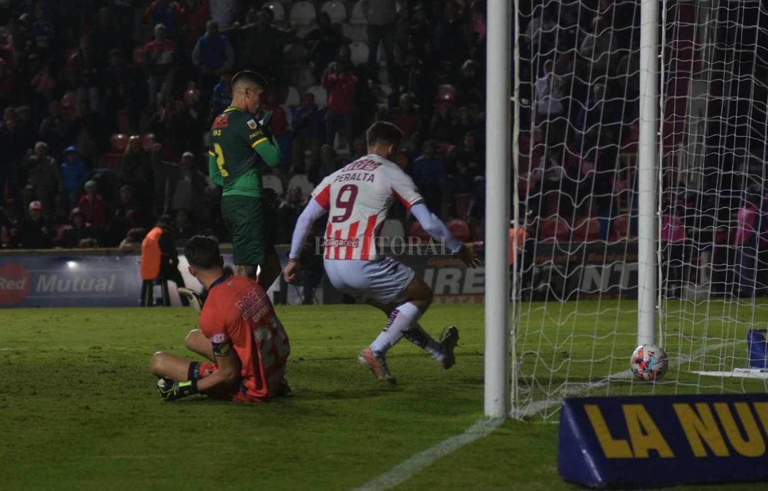 Unión perdió 2 a 1 frente a Defensa y Justicia (cuarta derrota consecutiva en el torneo local) y no pudo ingresar a los cuartos de final de la  Liga Profesional de fútbol.
