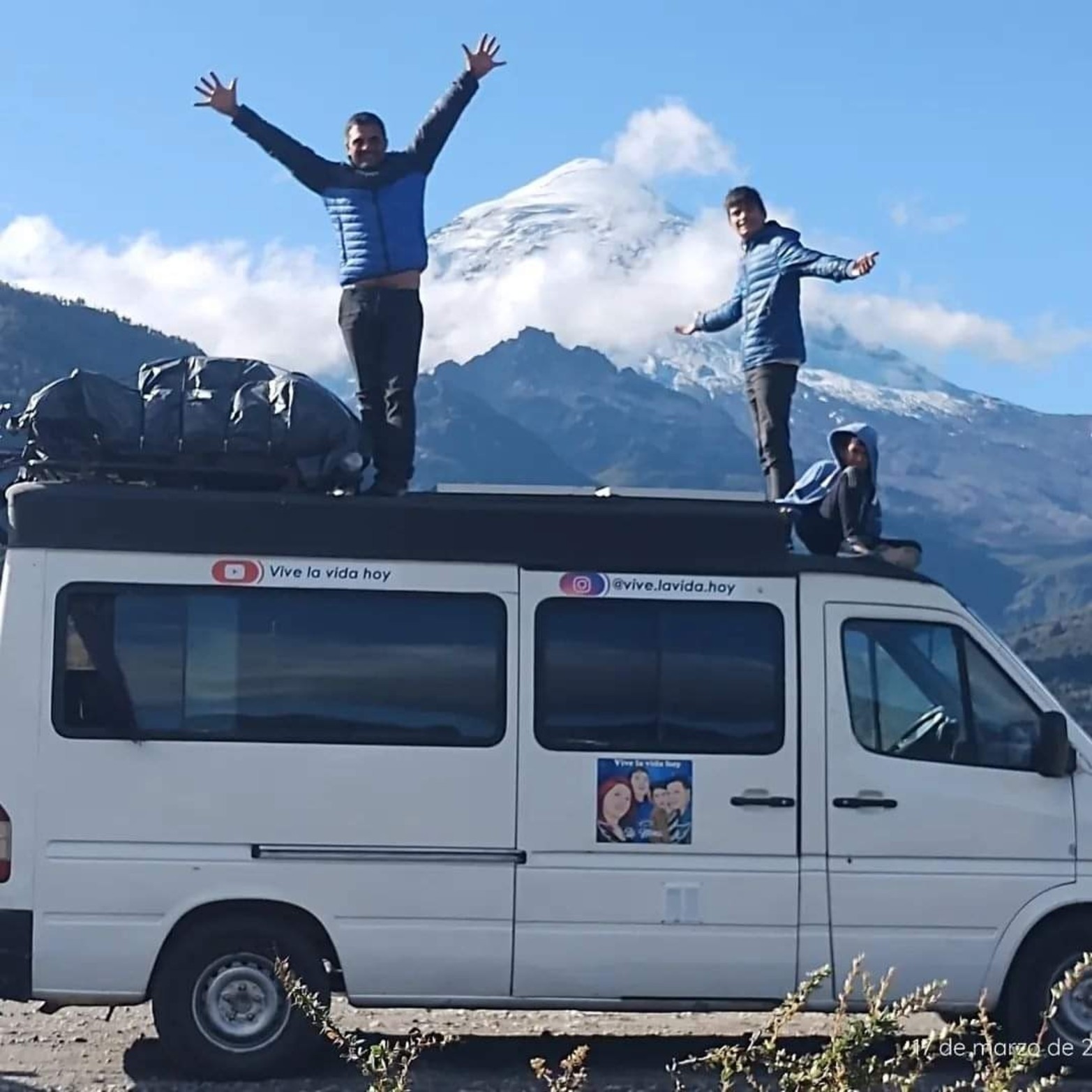 En Neuquén, con el volcán Lanín de fondo.