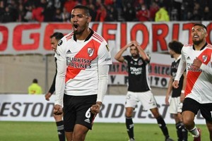 River ganó ante Colo Colo David Martínez