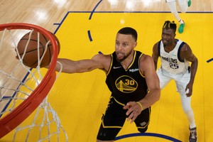 Curry aportó 21 puntos. Foto: Reuters