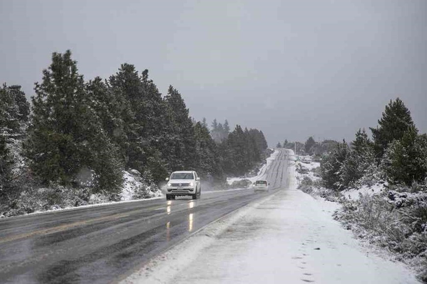 La nieve llegó a Bariloche.