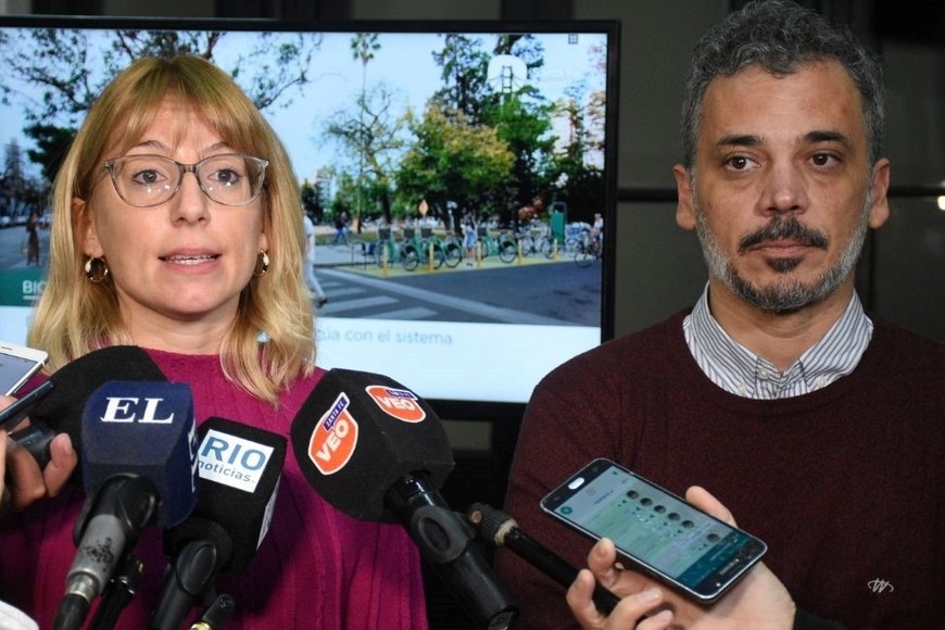 "Las bicicletas contarán con un sistema operativo que las hace inteligentes, con materiales que son antivandálicos, resistentes y seguras para las personas que decidan ser usuarias del sistema", indicó Andrea Zorzón, directora de Movilidad.