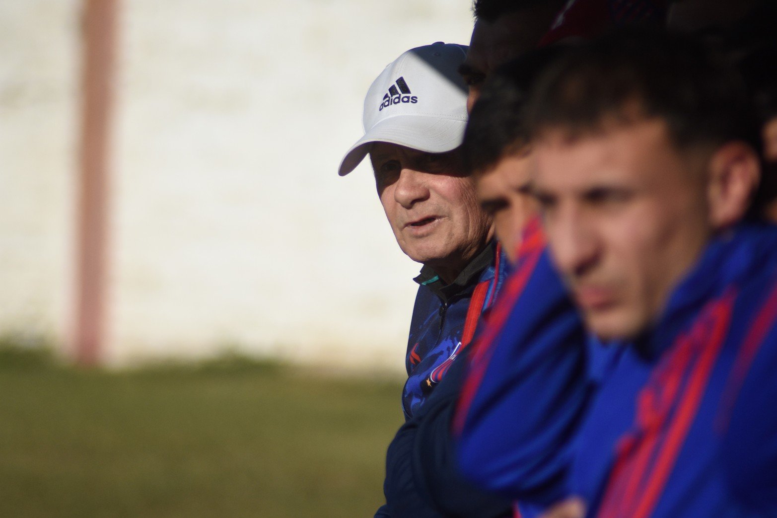 La Perla ganó 2 a 1 a Nacional y  sigue puntero del torneo de la liga Santafesina de fútbol.