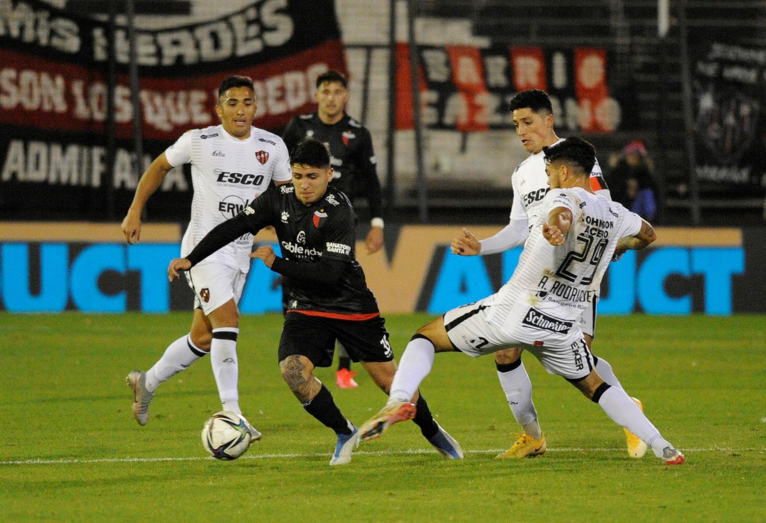 Colón perdió con Patronato en los penales y quedó eliminado de la Copa Argentina.