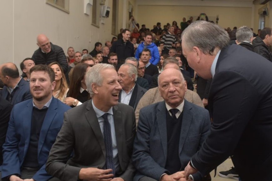 Legisladores provinciales y nacionales, y referentes de la UCR, el PRO, el socialismo y Creo, entre otras fuerzas, se dieron cita en el auditorio.