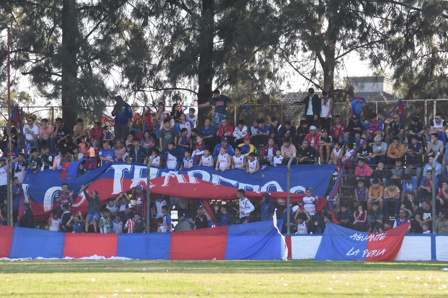 La Perla campeón de la liga. Foto Luis Cetraro