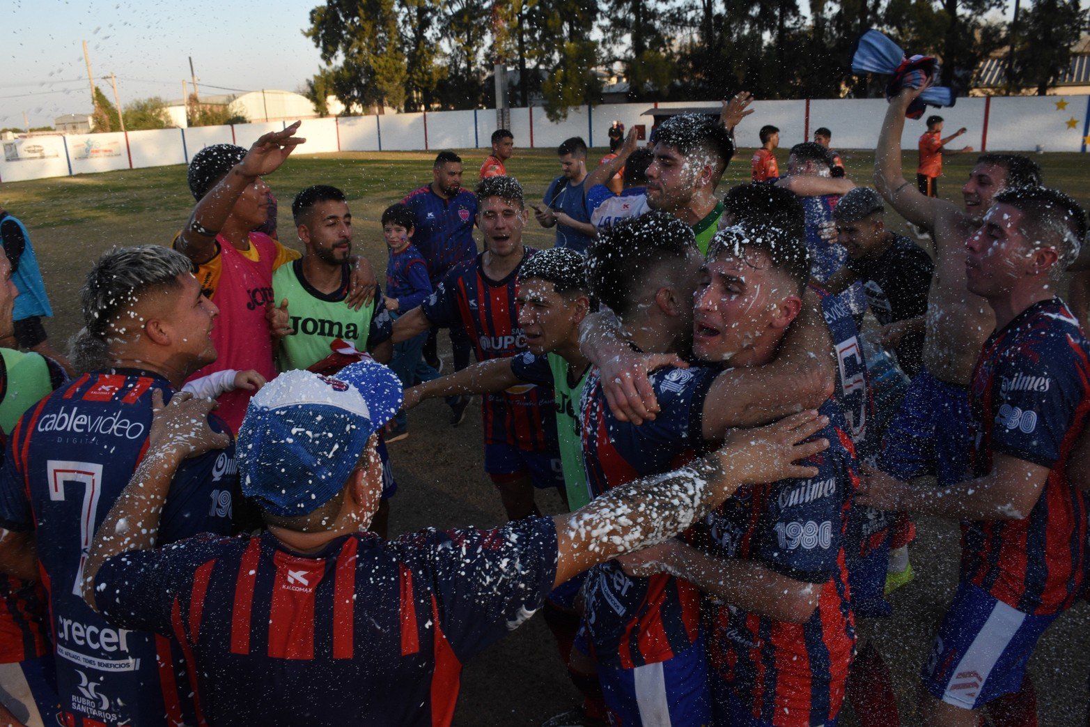 La Perla campeón de la liga. Foto Luis Cetraro