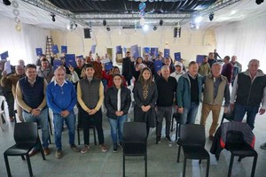 "Esta provincia es lo que es por su gente y la mejor contribución que podemos hacer desde la producción, es realizar un esfuerzo todos juntos, desde el gobierno, las distintas entidades y los sectores productivos”, agregó. Foto: Gobierno de Santa Fe