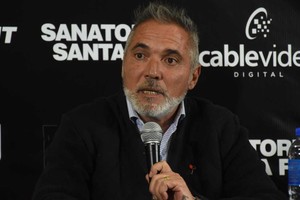 El flamante técnico debuta en Colón este sábado frente a Gimnasia. Crédito: Manuel Fabatía.