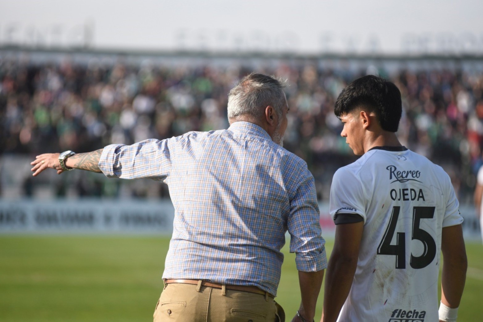 Colón ganó 3 a 1 a Sarmiento en Junín y consiguió su primera victoria en el torneo de visitante.