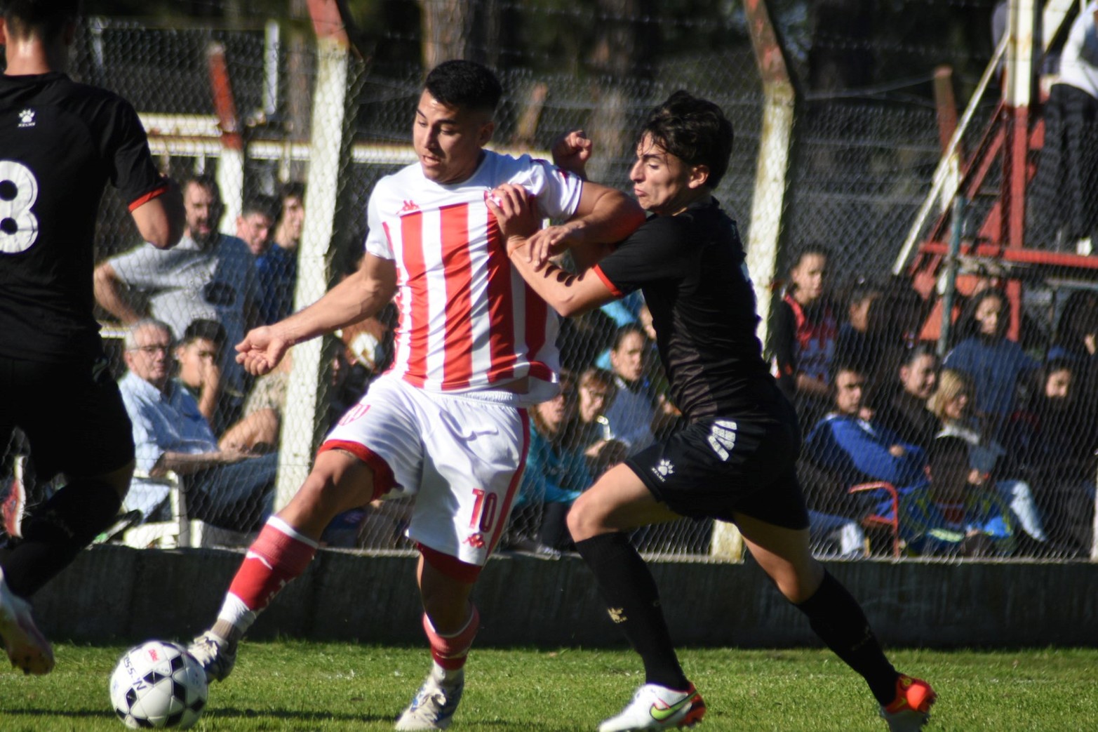 El clásico Unión vs. Colón se jugó en el predio de la tatenguita. Fue triunfo sabalero.