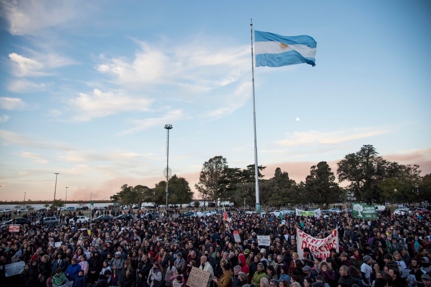 Rosario, Unánime reclamo por las quemas en las islas