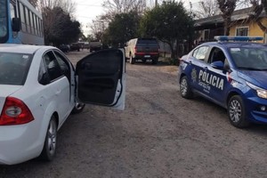 El móvil atacado por los violentos. Crédito: Policía de la provincia de Santa Fe