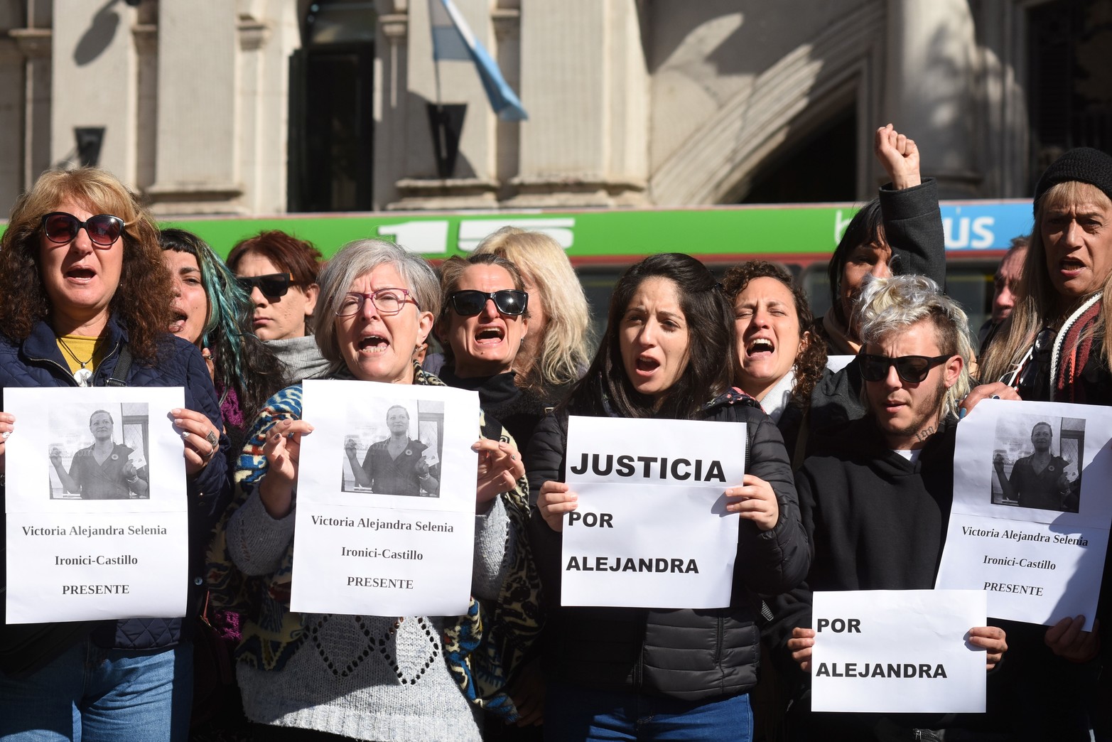 Justicia ahora y siempre. Un nuevo reclamo en plaza 25 de Mayo. Foto Mauricio Garín
