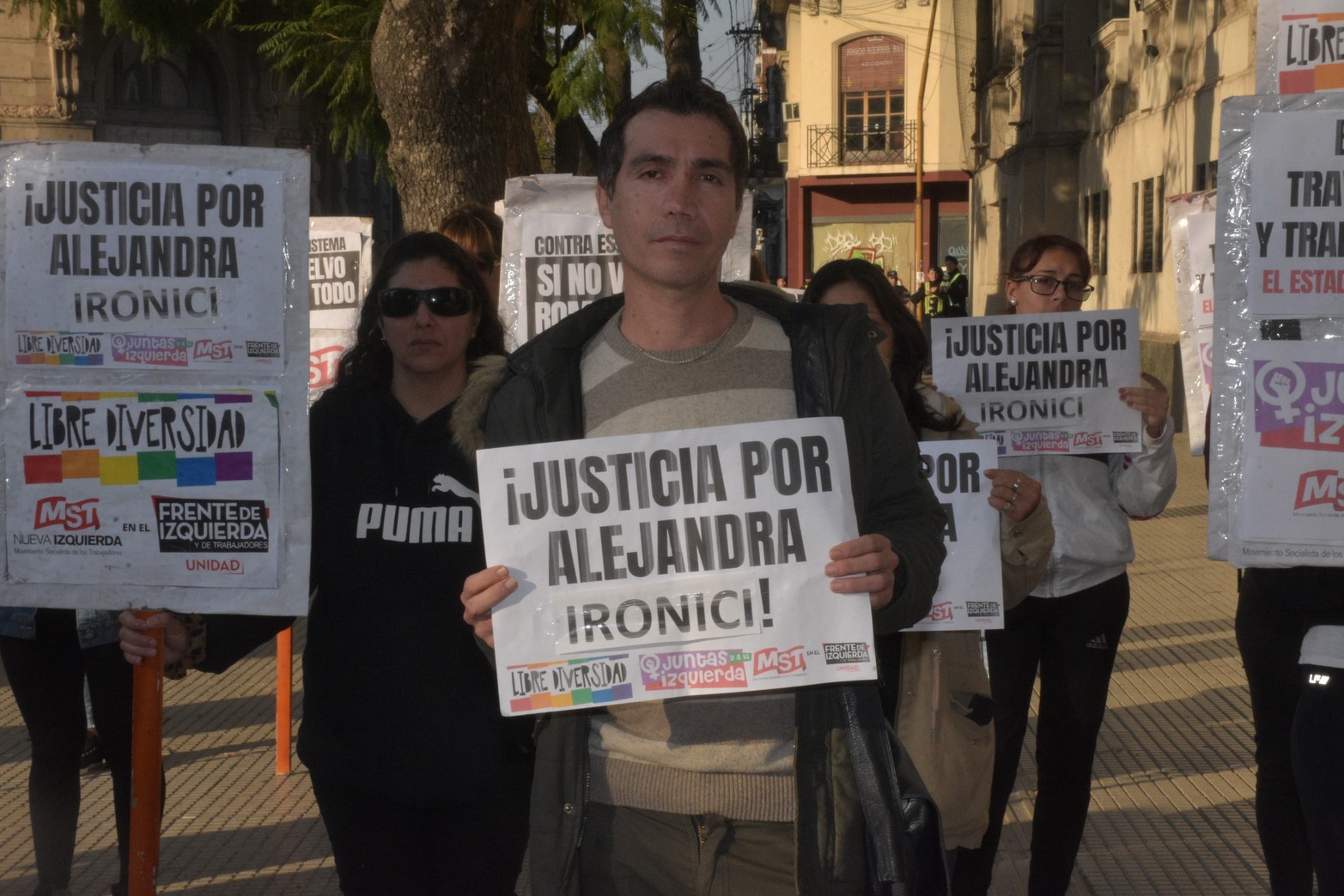 El reclamo de militantes por  transfemicidio de Alejandra Ironici.Foto Flavio Raina