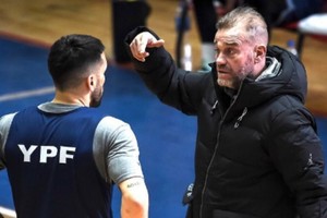 García junto a Facundo Campazzo en los últimos entrenamientos con la Selección. Crédito: CABB