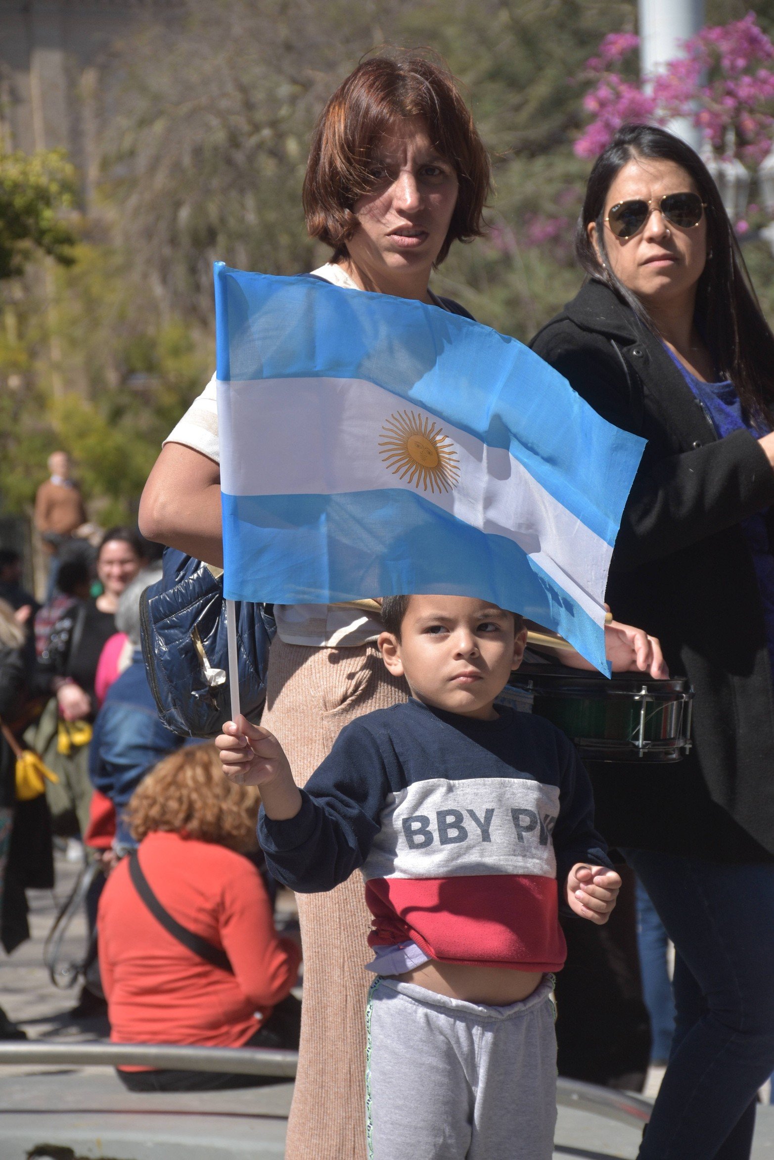 En nuestra ciudad el repudio al ataque a Cristina Kirchner consistió en una movilización que se concentró primero frente a la Legislatura y marchó luego hasta la Casa Gris.