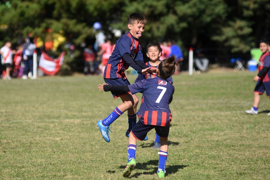 El torneo internacional de fútbol infantil "Diego Barisone" en fotos