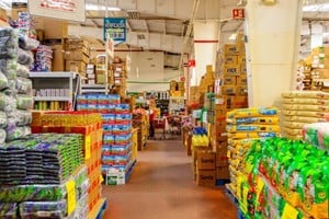 Se busca que los almacenes y comercios de cercanía puedan vender al mismo valor que los supermercados.