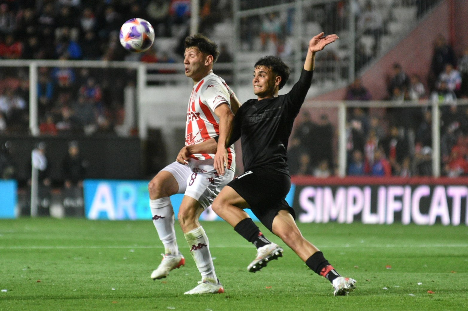 En un flojo partido, Romero sacó un bombazo desde la puerta del área y marcó para Independiente.