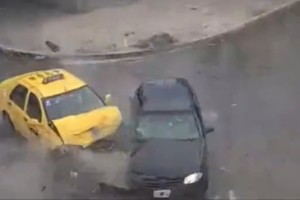 El momento exacto del impacto entre ambos vehículos. Crédito: Policía de la provincia de Córdoba