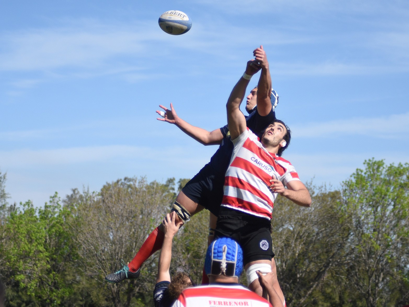 Torneo del Interior "A". Santa Fe Rugby ante el campeón cordobés le ganó a Jockey 39 a 20. En una semana se vuelven a ver en la "Docta". Foto Luis Cetaro