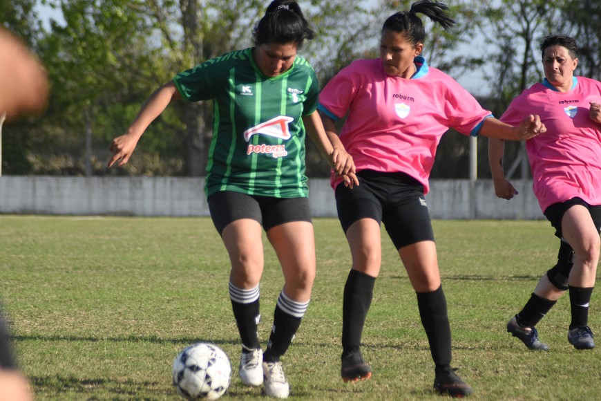 Fútbol femenino: las fotos del líder San Cristóbal