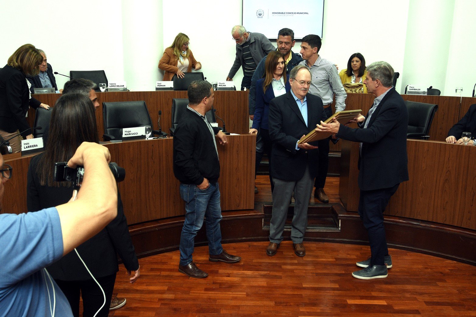 Distinguieron a Gustavo Vittori como "Santafesino ilustre". Por iniciativa del concejal Hugo Marcucci, el Concejo Municipal de Santa Fe entregó la declaración de "Santafesino ilustre" a Gustavo Vittori por su reconocida trayectoria en diversas actividades culturales, científicas y académicas. 