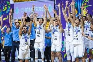 Argentina se impuso en la final de la AmeriCup por 84 a 80 ante Brasil. Crédito: FIBA