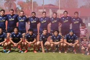 Equipo que gana... Los mismos que arrancaron y ganaron en Sauce Viejo, fueron los que jugaron desde el inicio en la "Docta". Santa Fe Rugby triunfó en ambos partidos ante el campeón cordobés. Crédito: Luis Cetraro.