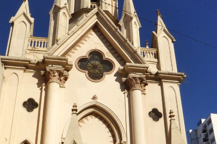 Frente de la capilla del Colegio de Nuestra Señora del Huerto.  Crédito: José G. Vittori