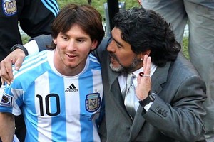 Messi y Maradona en el Mundial de Sudáfrica 2010 que compartieron.