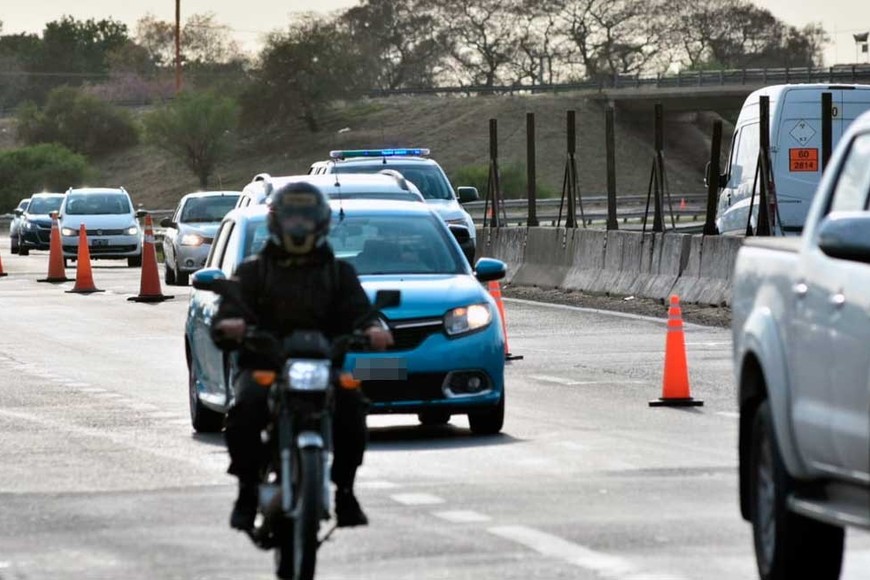 Sorpresa para quienes habitualmente toman la Ruta 1 y acceden a la RN 168 por el operativo. Crédito: Flavio Raina