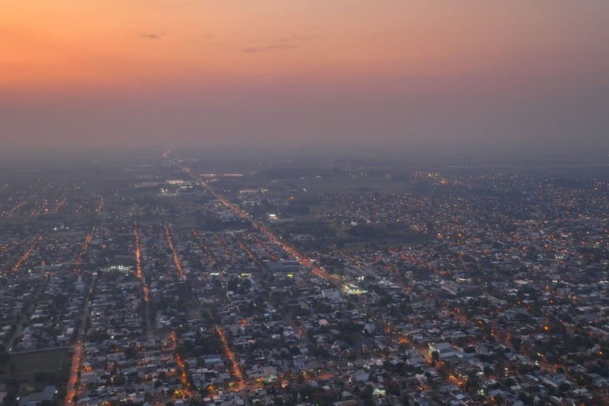 El humo invadió la ciudad de Santa Fe este jueves.