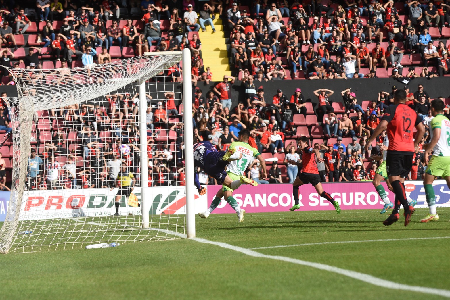 Colón - Defensa y Justicia, liga profesional. Imágenes del segundo tiempo