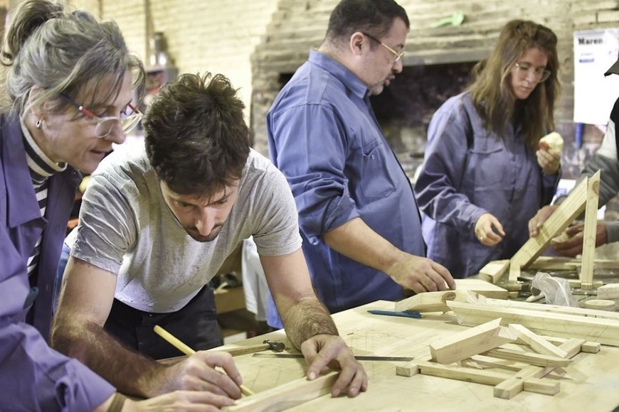 En los talleres municipales y en la Escuela Industrial Superior unos 45 santafesinos se capacitan en tres técnicas de restauración