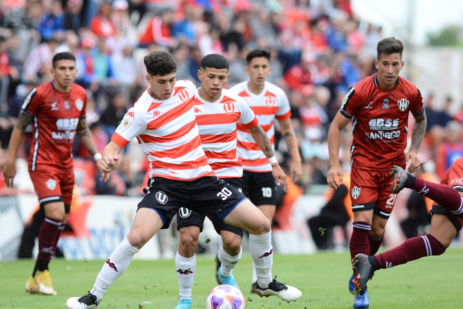 Unión, en su despedida es goleado. 