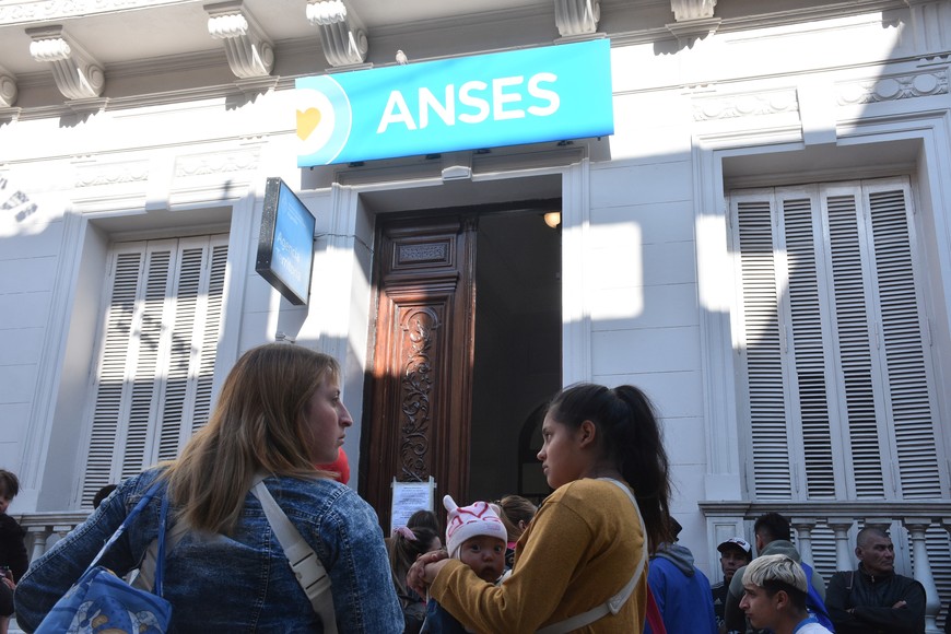 En fotos: Anses desbordado por bono Refuerzo Alimentario