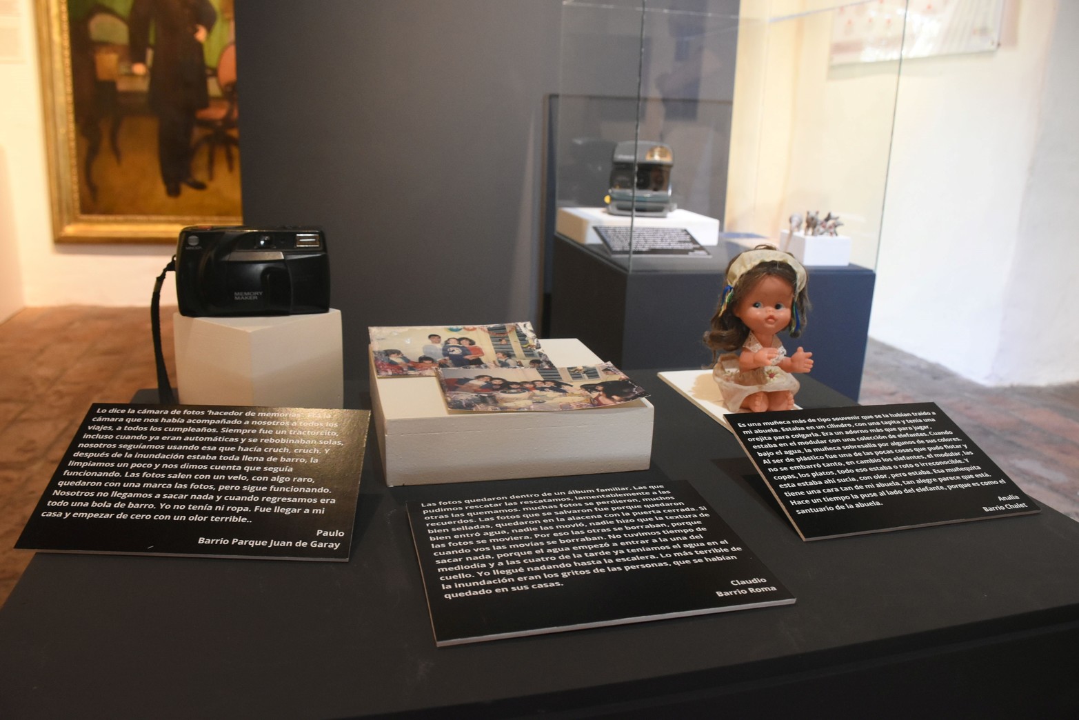 Activar la memoria a 20 años de la inundación. Una muestra en el Museo Histórico recupera objetos que sobrevivieron al Salado. "Colección profana de un olor inolvidable" se exhibe en el Museo, ubicado en San Martín 1490 de la ciudad de Santa Fe. Piezas de valor afectivo y relatos que evocan desde todos los sentidos en un cruce entre arte y etnografía. Mauricio Garín