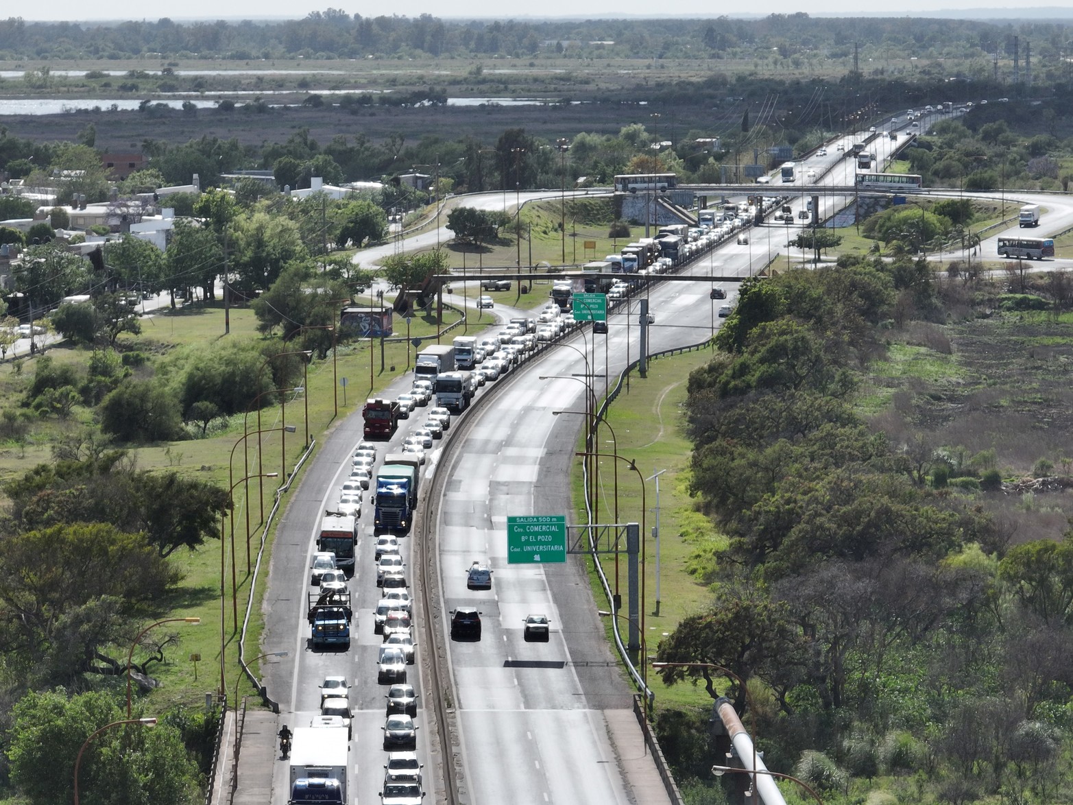 Quedó habilitado una mano y generó mas de 3 kilómetros de cola. Crédito: Fernando Nicola