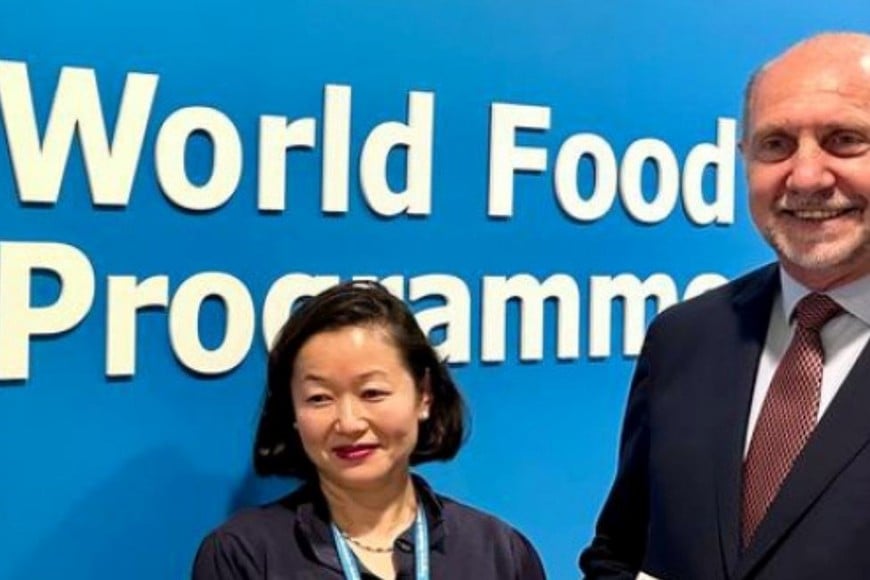 Perotti junto a Coco Ushiyama, directora del Programa Mundial de Alimentos. Crédito: Gobierno de la Provincia de Santa Fe