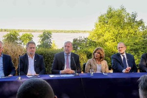 El mismo reforzará el suministro en el Gran Rosario y los barrios periféricos de esa ciudad, que en la actualidad se abastecen de la histórica planta potabilizadora ubicada en Echeverría y French. Foto: Gobierno de Santa Fe