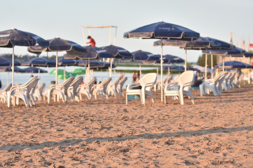 Con mucho calor arrancó la playa en Santa Fe