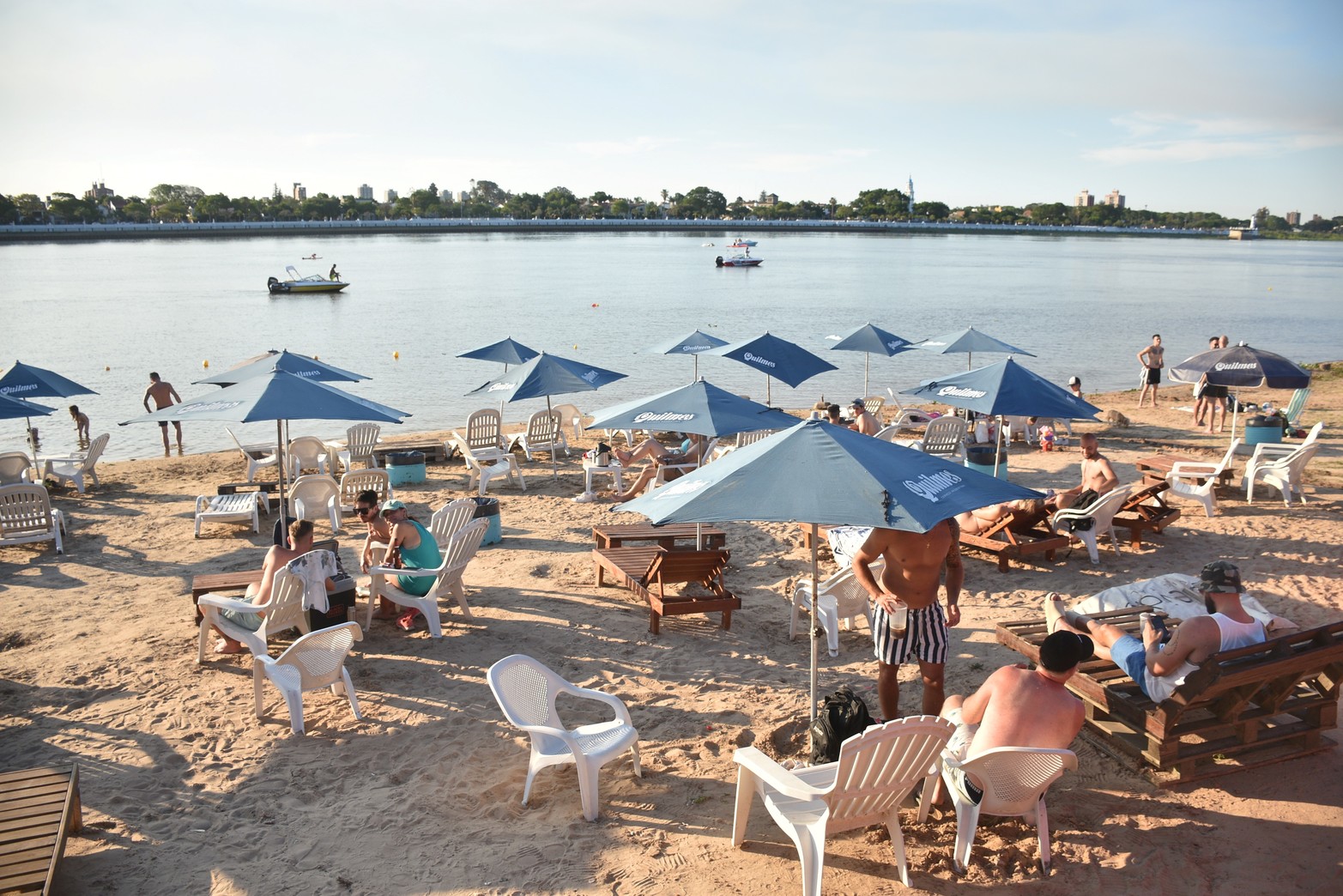 Arrancó la temporada de playa con un día caluroso