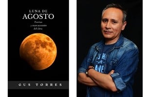 Libro "Luna de agosto, poemas y otros accesorios del alma"; del  periodista Gustavo Torres.