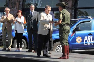 Corach, expresó: “Para nosotros, como gobierno, es una prioridad la seguridad. Es por eso, que vamos a seguir invirtiendo en seguridad y haciendo todos los esfuerzos necesarios para minimizar las consecuencias de la violencia y la falta de seguridad que padecen todos los santafesinos y santafesinas”. Foto: Gobierno de Santa Fe