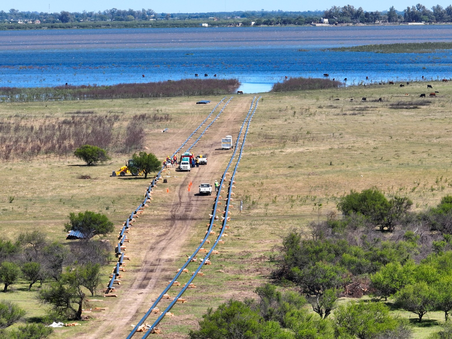 El cruce de la laguna Setúbal del gasoducto Gran Santa Fe sigue avanzando.