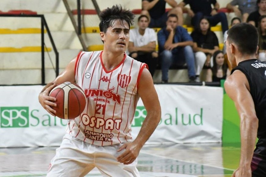 Juan Pablo Cantero finalizó con 5 puntos. Crédito: Facundo Mendiaz / Liga Nacional de Básquet