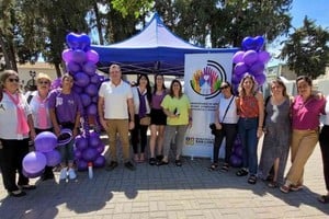 Se dieron cita en el Paseo del Pino el intendente Leonardo Raimundo; la secretaria de Desarrollo Social, Verónica Cittadini; el concejal Hernán Ore y la coordinadora general de Gabinete, Gimena Bulla. Foto: Municipalidad